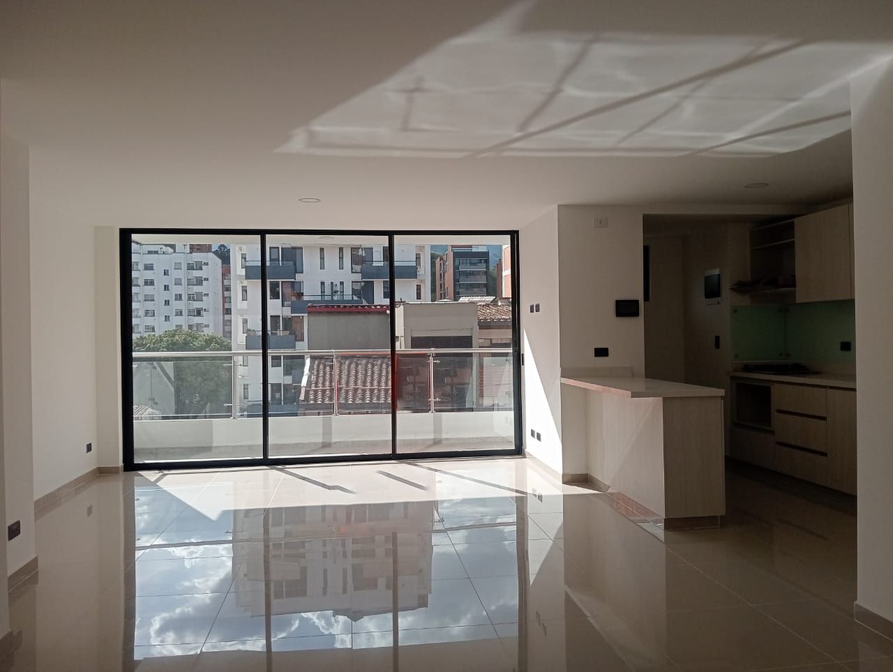 Apartamento en arriendo Antioquia Medellín La Castellana 105 m2 Habitaciones 3 Baños 3 Garajes 1 Precio $4700000