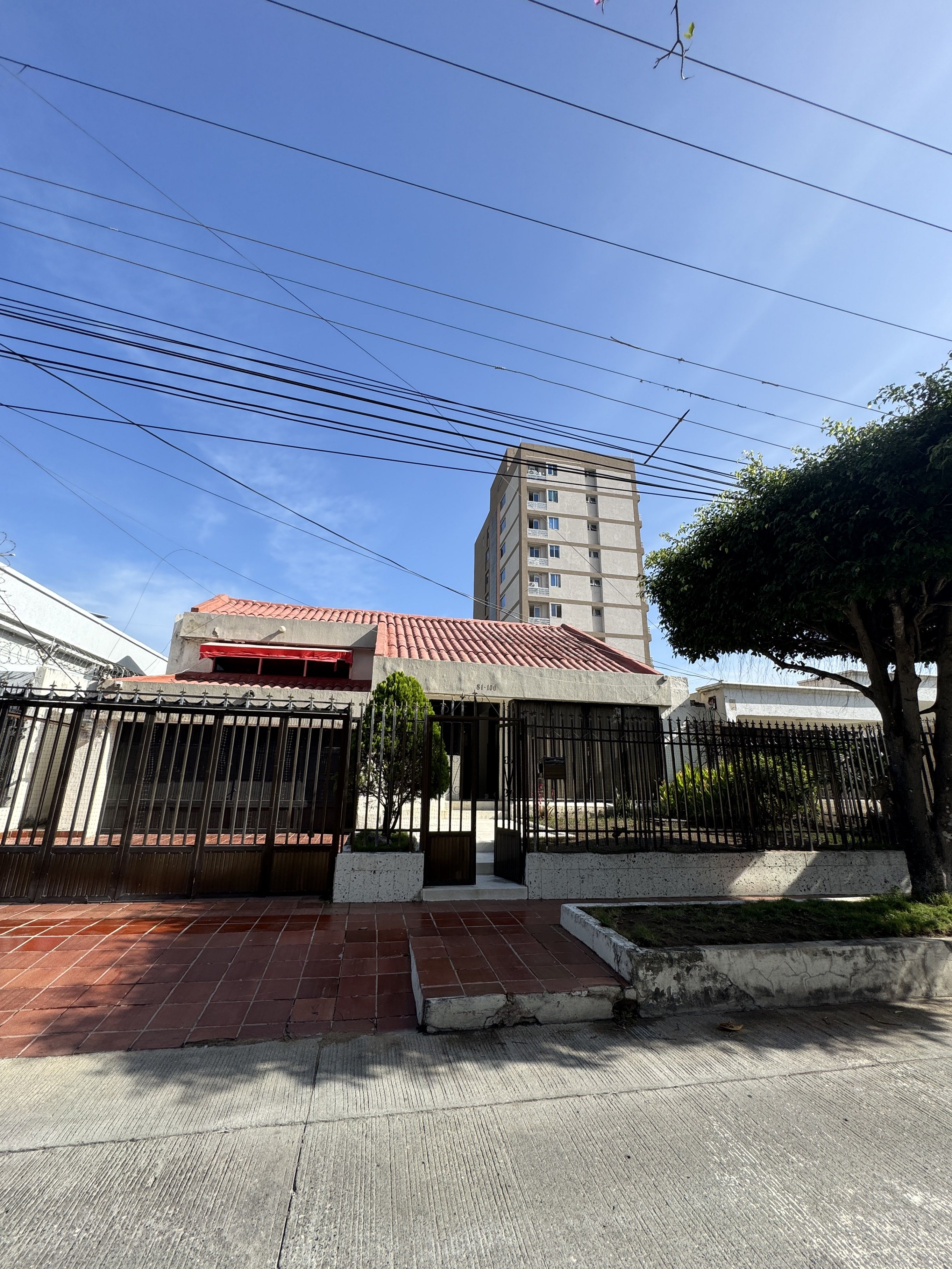 Casa en venta Atlántico Barranquilla Paraiso 360 m2 Habitaciones 3 Baños 3 Garajes 2 Precio $790000000