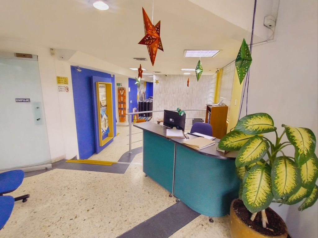 Edificio en venta Valle Del Cauca Cali El Diamante 430 m2 Habitaciones 9 Baños 5 Garajes 4 Precio $900000000