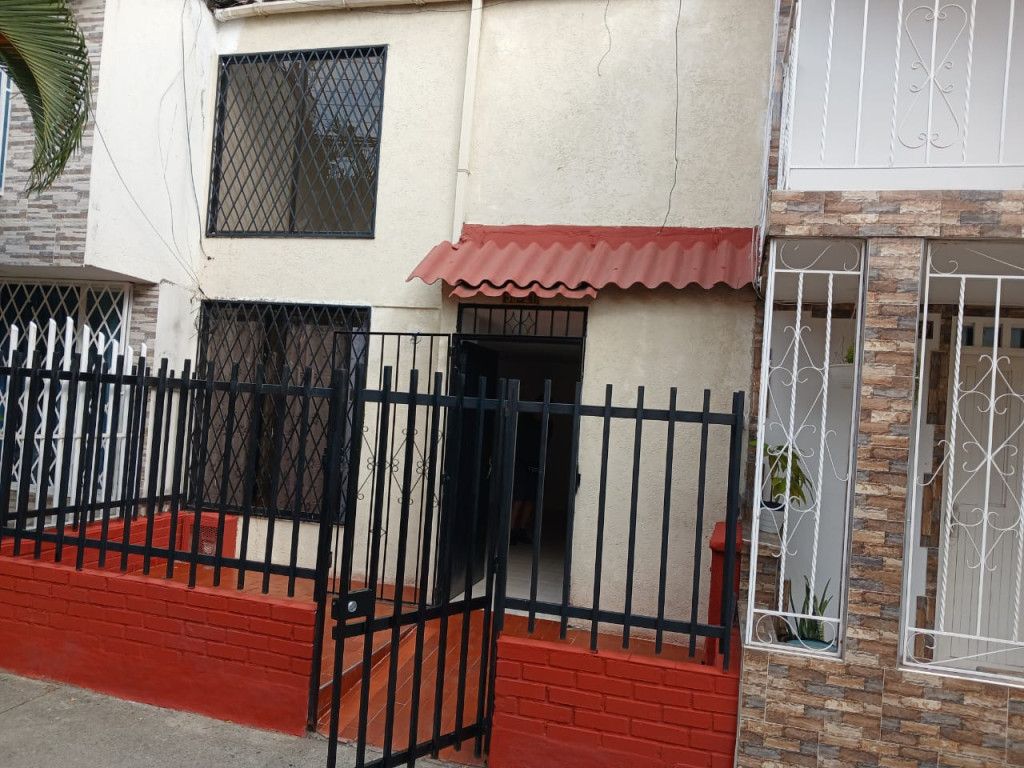 Casa en venta Valle Del Cauca Cali Sector Transito Municipal 90 m2 Habitaciones 3 Baños 2 Garajes 0 Precio $220000000