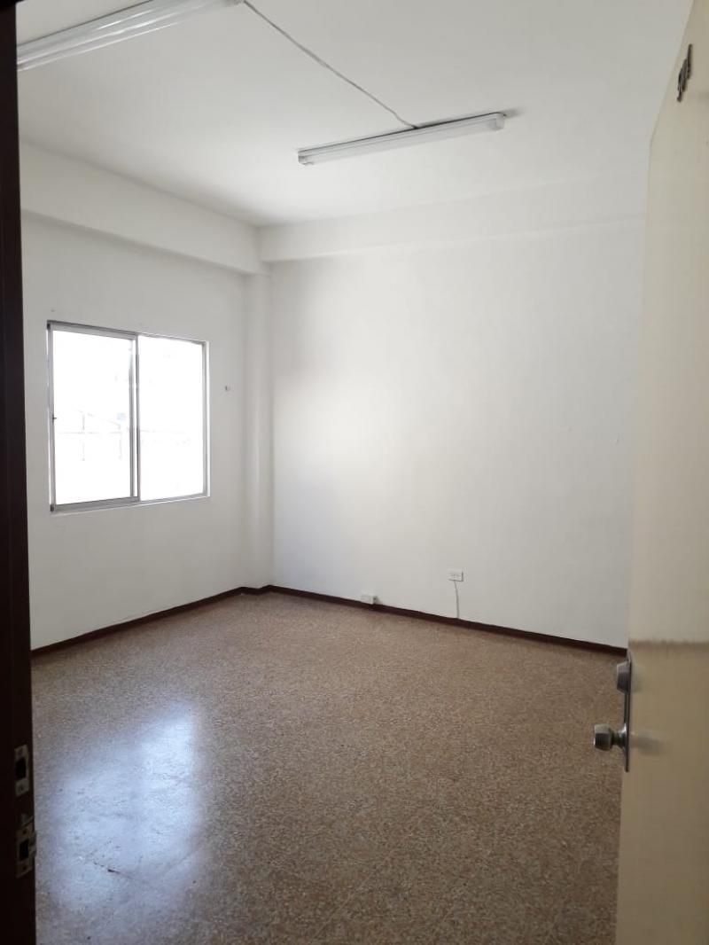 Oficina en arriendo Valle Del Cauca Cali San Pedro 25 m2 Habitaciones 0 Baños 1 Garajes 0 Precio $736000
