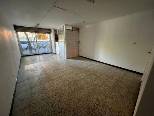 Local en arriendo Antioquia Medellín Cuarta Brigada 32 m2 Habitaciones 0 Baños 1 Garajes 0 Precio $1800000