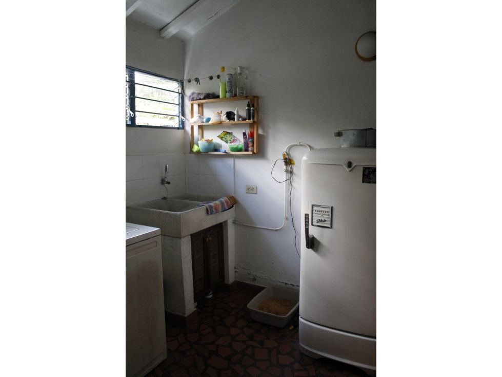 Casa en venta Antioquia Envigado Zúñiga 350 m2 Habitaciones 4 Baños 3 Garajes 2 Precio $1350000000