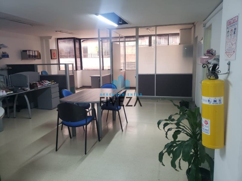 Oficina en arriendo o venta Antioquia Itagüí Los Naranjos 60 m2 Habitaciones 0 Baños 1 Garajes 0 Precio venta $430000000 Precio arriendo $3500000