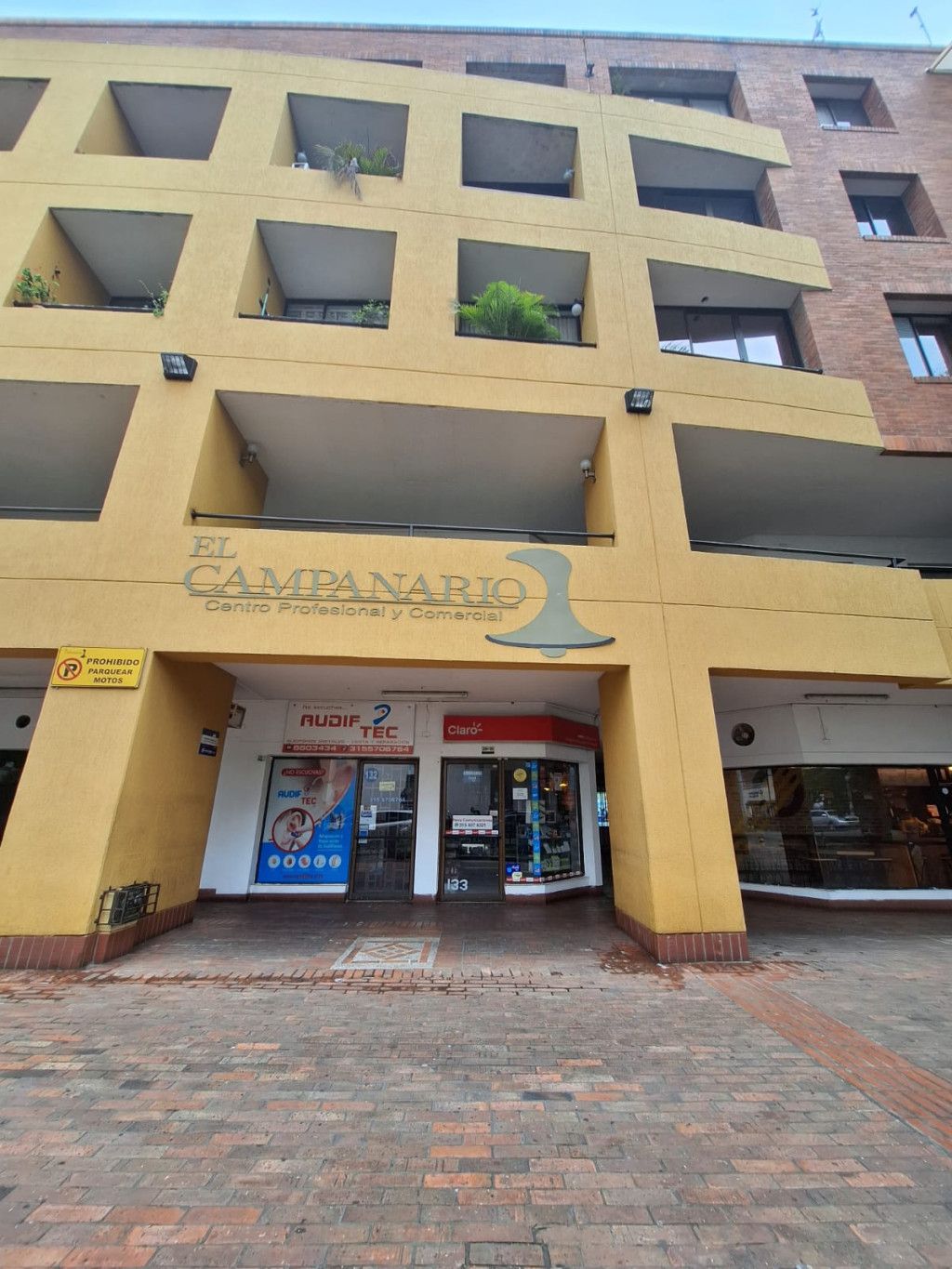 Local en arriendo Valle Del Cauca Cali Centenario 12 m2 Habitaciones 0 Baños 1 Garajes 0 Precio $900000