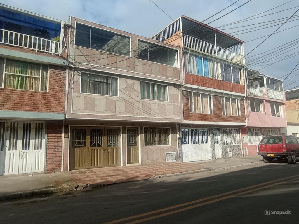 Casa en venta Cundinamarca Bogotá Alcalá 262 m2 Habitaciones 10 Baños 3 Garajes 1 Precio $615000000