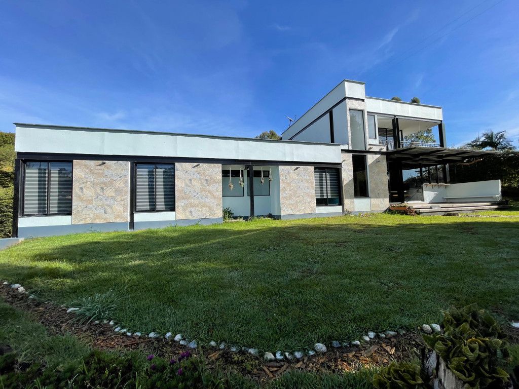 Casa Campestre en venta Antioquia Rionegro Rionegro 247 m2 Habitaciones 4 Baños 5 Garajes 7 Precio $1700000000