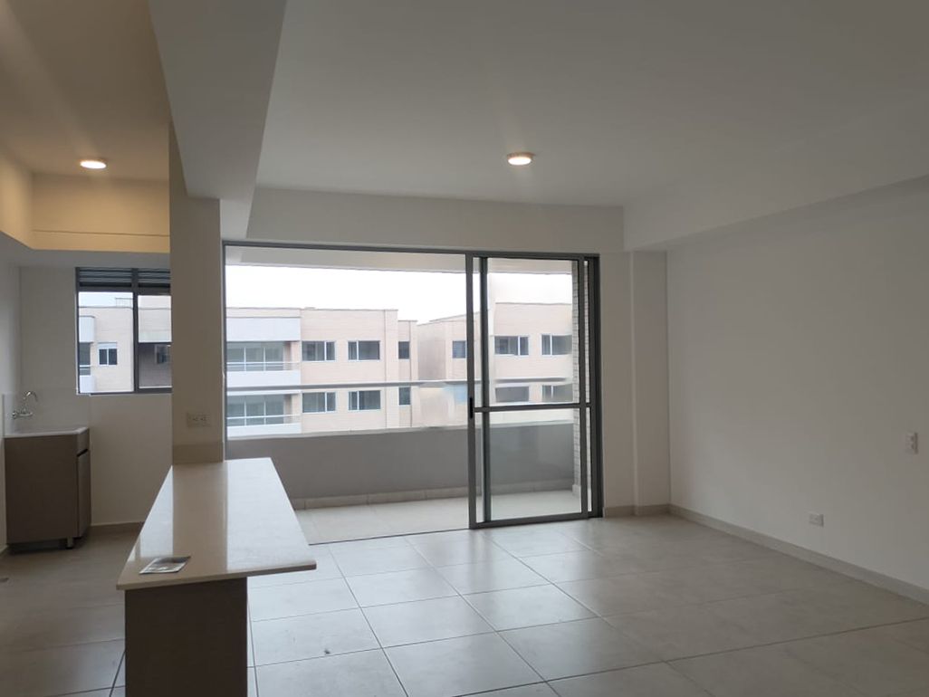 Apartamento en arriendo Antioquia Envigado Jardines 88 m2 Habitaciones 3 Baños 2 Garajes 2 Precio $3850000