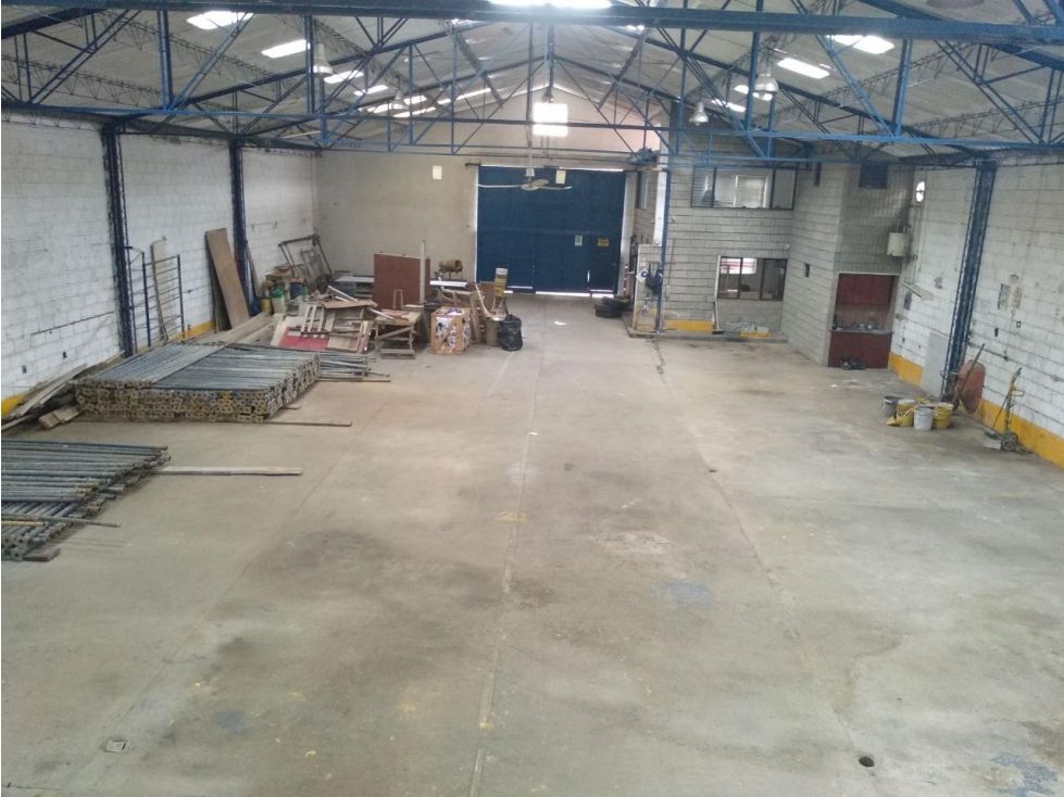 Bodega en venta Antioquia Medellín San Bernardo 550 m2 Habitaciones 0 Baños 4 Garajes 0 Precio $2100000000