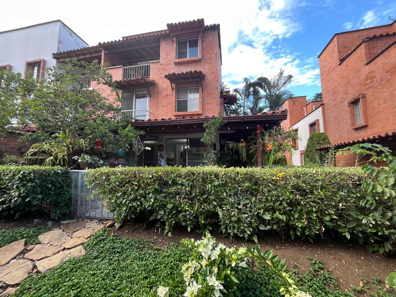 Casa en venta Valle Del Cauca Cali Parcelaciones Pance 120 m2 Habitaciones 4 Baños 4 Garajes 2 Precio $699000000