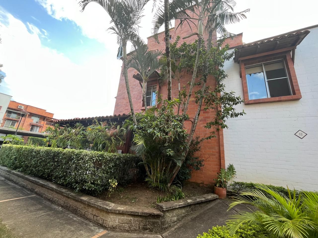 Casa en venta Valle Del Cauca Cali Parcelaciones Pance 120 m2 Habitaciones 4 Baños 4 Garajes 2 Precio $695000000