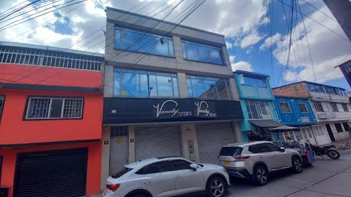 Local en arriendo Cundinamarca Bogotá Policarpa Salavarreta 195 m2 Habitaciones 0 Baños 2 Garajes 0 Precio $3250000