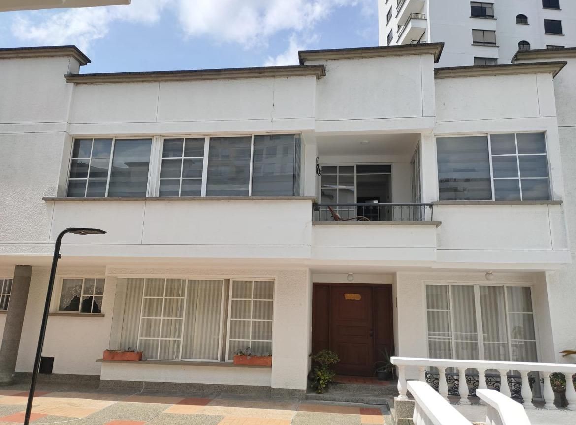 Casa en venta Risaralda Pereira Los Alamos 204 m2 Habitaciones 5 Baños 4 Garajes 3 Precio $638000000