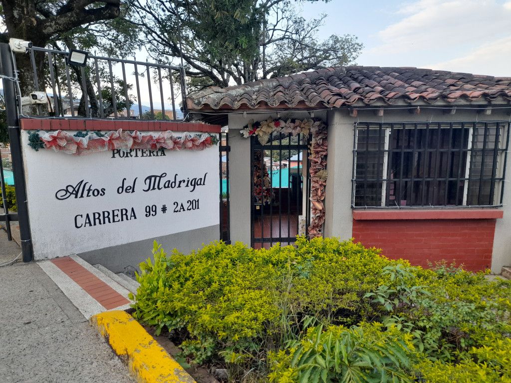 Apartamento en venta Valle Del Cauca Cali Conjunto Residencial Altos Del Madrigal 65 m2 Habitaciones 3 Baños 2 Garajes 1 Precio $175000000