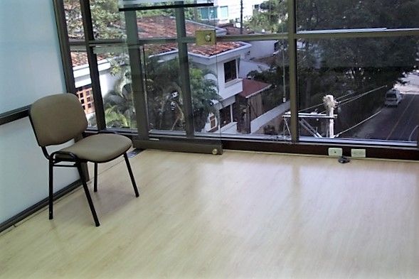 Oficina en arriendo o venta Antioquia Medellín Alejandria 44 m2 Habitaciones 0 Baños 1 Garajes 1 Precio venta $385000000 Precio arriendo $3400000