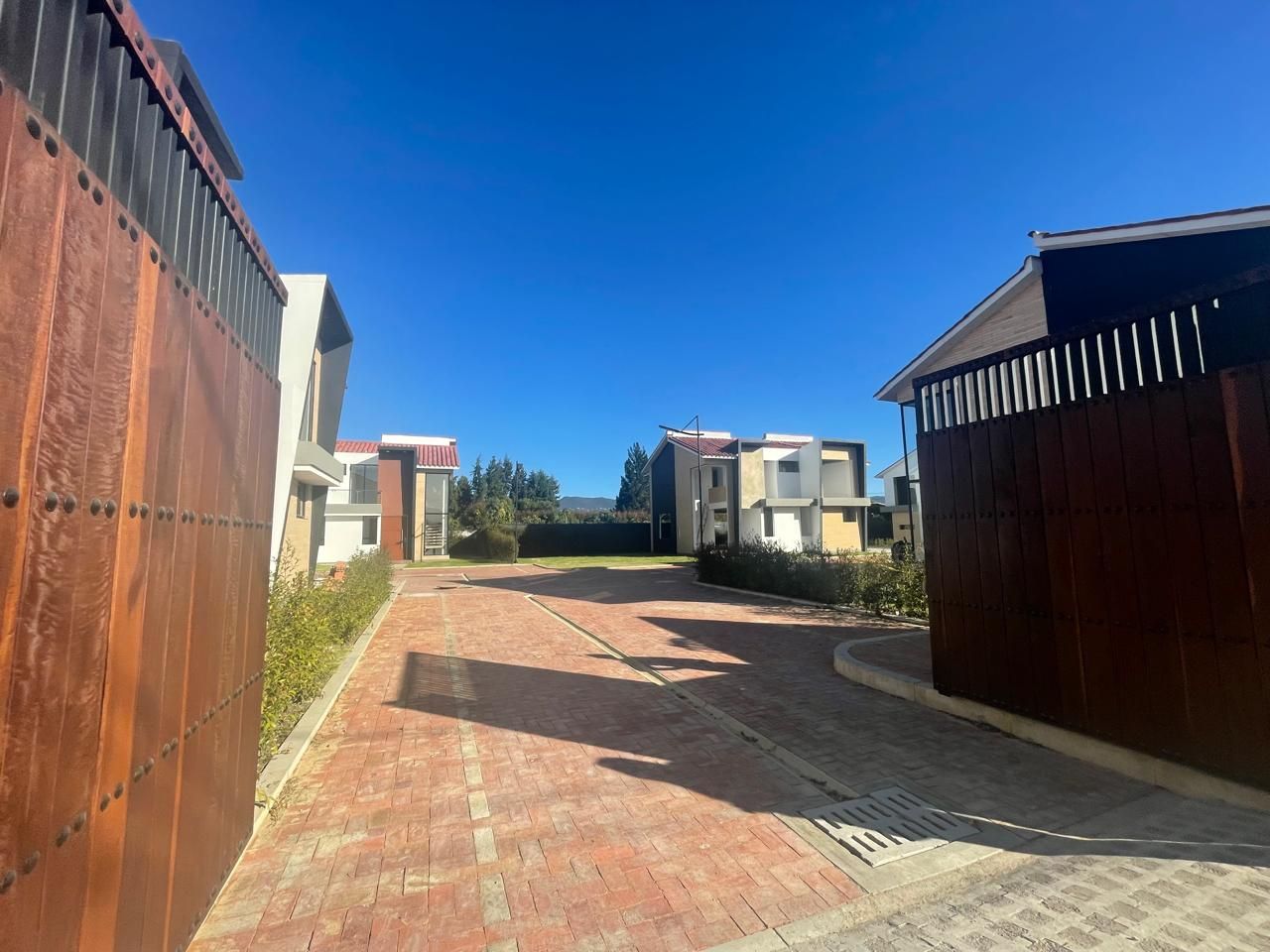 Casa en venta Cundinamarca Cajicá Vda Canelon 163 m2 Habitaciones 4 Baños 5 Garajes 6 Precio $943800000