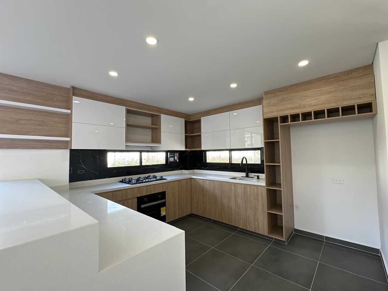 Casa en venta Cundinamarca Cajicá Vda Canelon 163 m2 Habitaciones 4 Baños 5 Garajes 6 Precio $1105600000