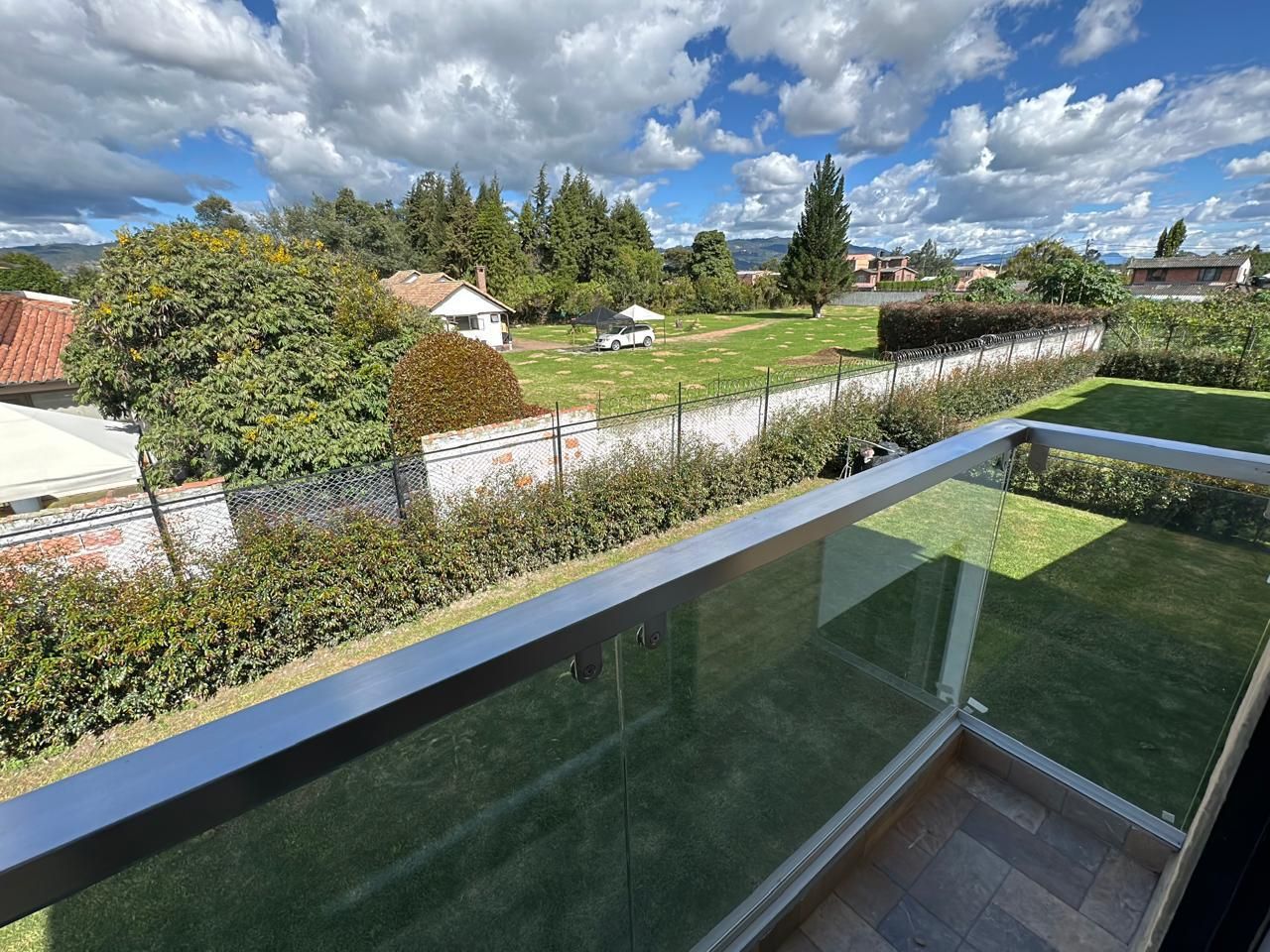 Casa en venta Cundinamarca Cajicá Vda Canelon 163 m2 Habitaciones 4 Baños 5 Garajes 6 Precio $1074800000