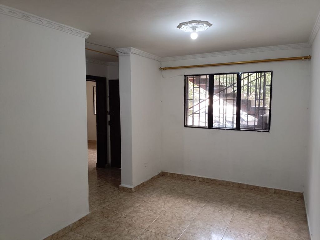 Oficina en arriendo Antioquia Medellín La Gloria 150 m2 Habitaciones 0 Baños 2 Garajes 0 Precio $4500000