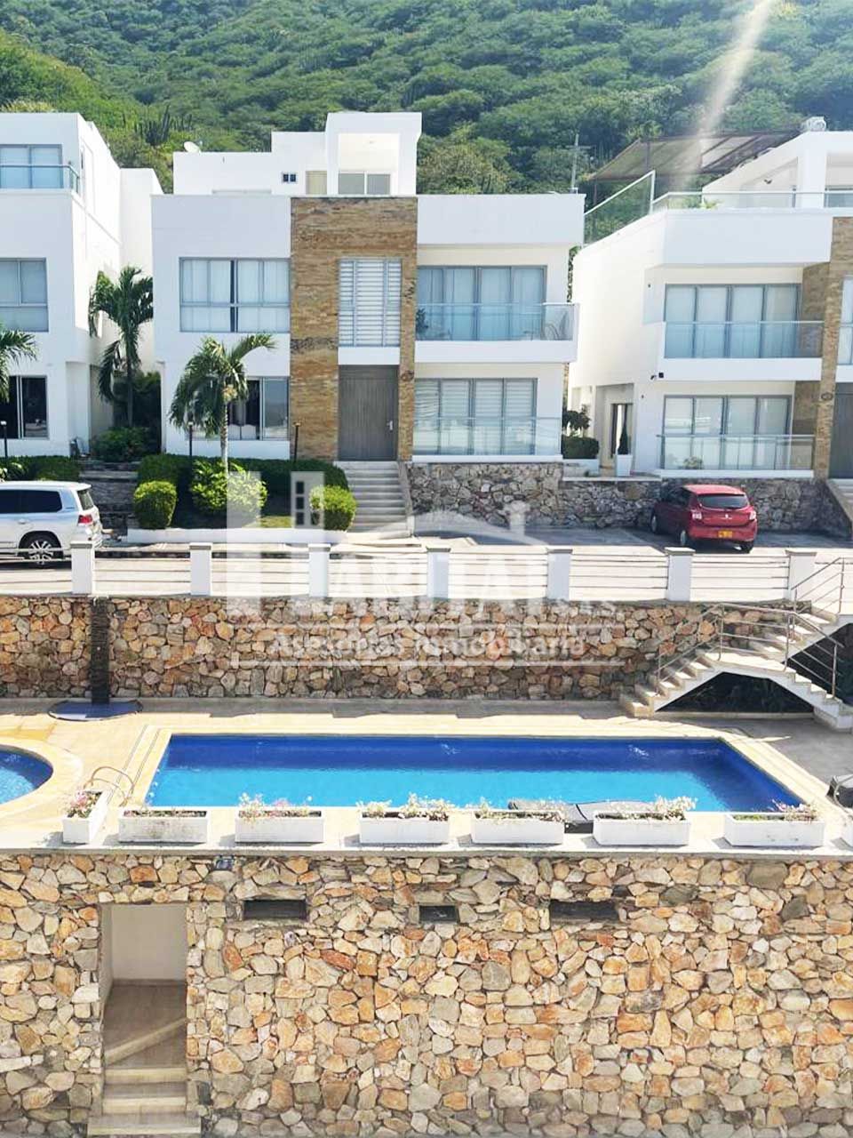Casa en arriendo Magdalena Santa Marta Norte 300 m2 Habitaciones 3 Baños 5 Garajes 2 Precio $6800000