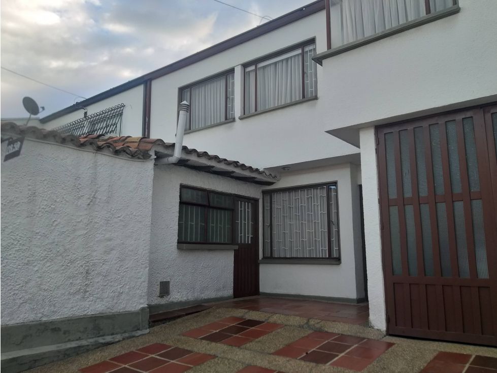 Casa en venta Cundinamarca Bogotá Prado Veraniego Sur 195 m2 Habitaciones 4 Baños 4 Garajes 3 Precio $950000000