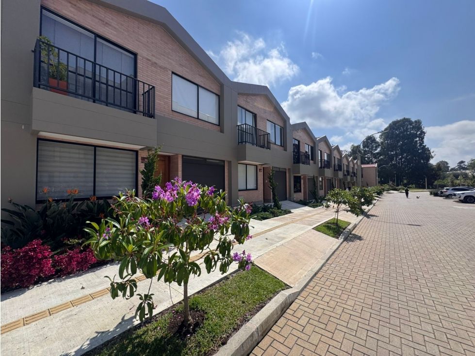 Casa en arriendo Antioquia Rionegro Ub Terragrande Et I 165 m2 Habitaciones 4 Baños 5 Garajes 1 Precio $4900000