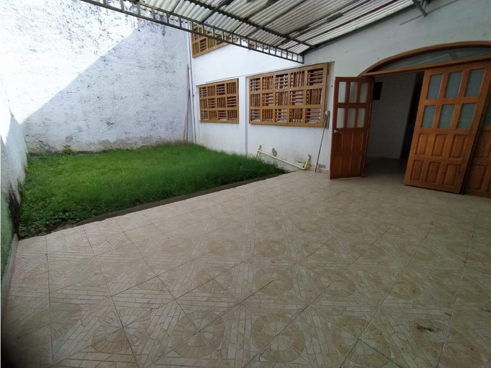 Casa en arriendo Antioquia Medellín Rosales 300 m2 Habitaciones 5 Baños 3 Garajes 2 Precio $7000000