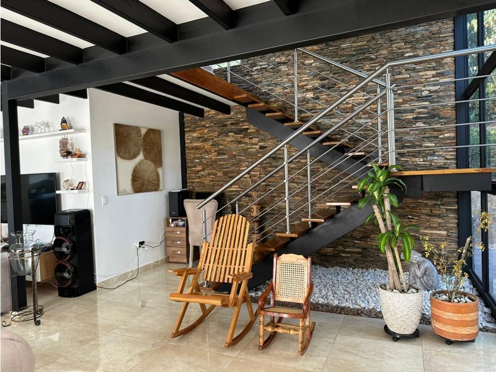 Apartamento en arriendo o venta Antioquia Medellín Medellín 2000 m2 Habitaciones 6 Baños 3 Garajes 4 Precio venta $2200000000 Precio arriendo $8000000