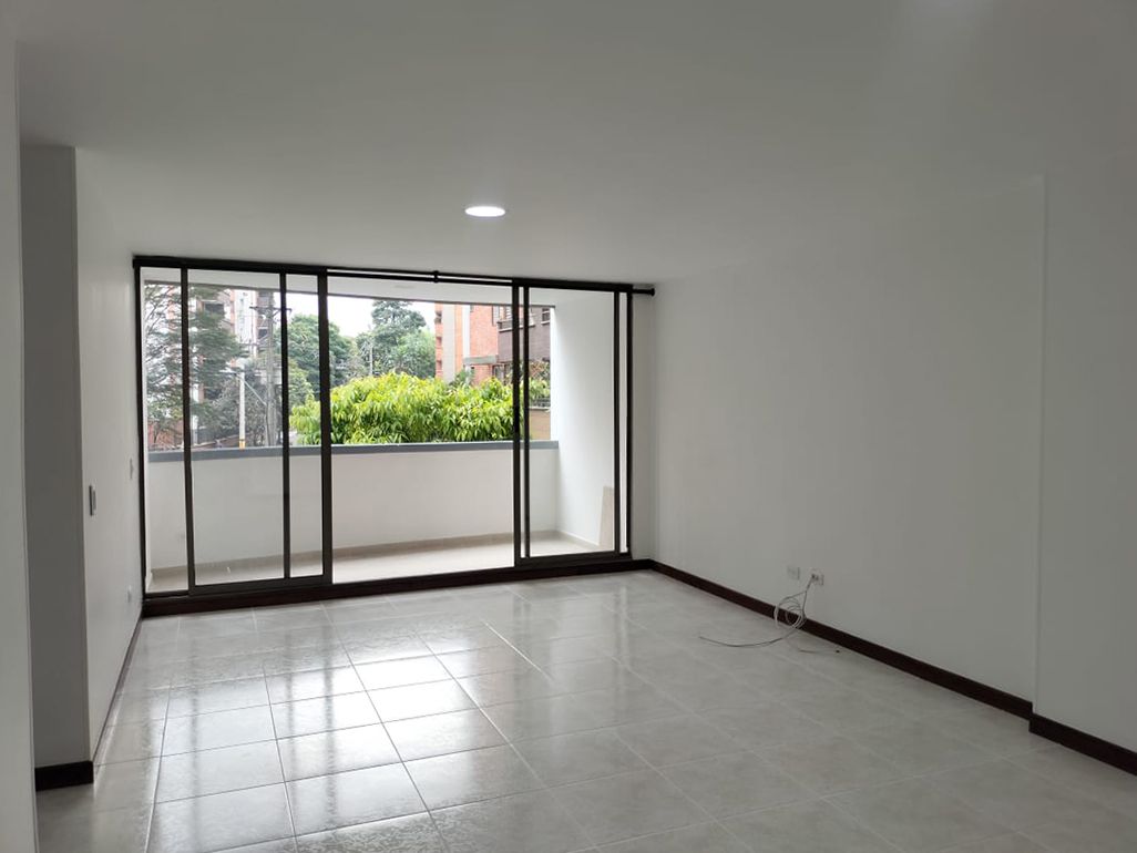 Apartamento en arriendo Antioquia Envigado Jardines 114 m2 Habitaciones 3 Baños 3 Garajes 2 Precio $4450000