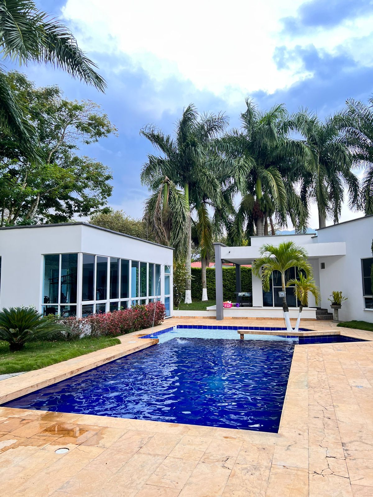 Casa en venta Valle Del Cauca Jamundí Cn Solares De La Morada Et I 1500 m2 Habitaciones 5 Baños 5 Garajes 10 Precio $1300000000