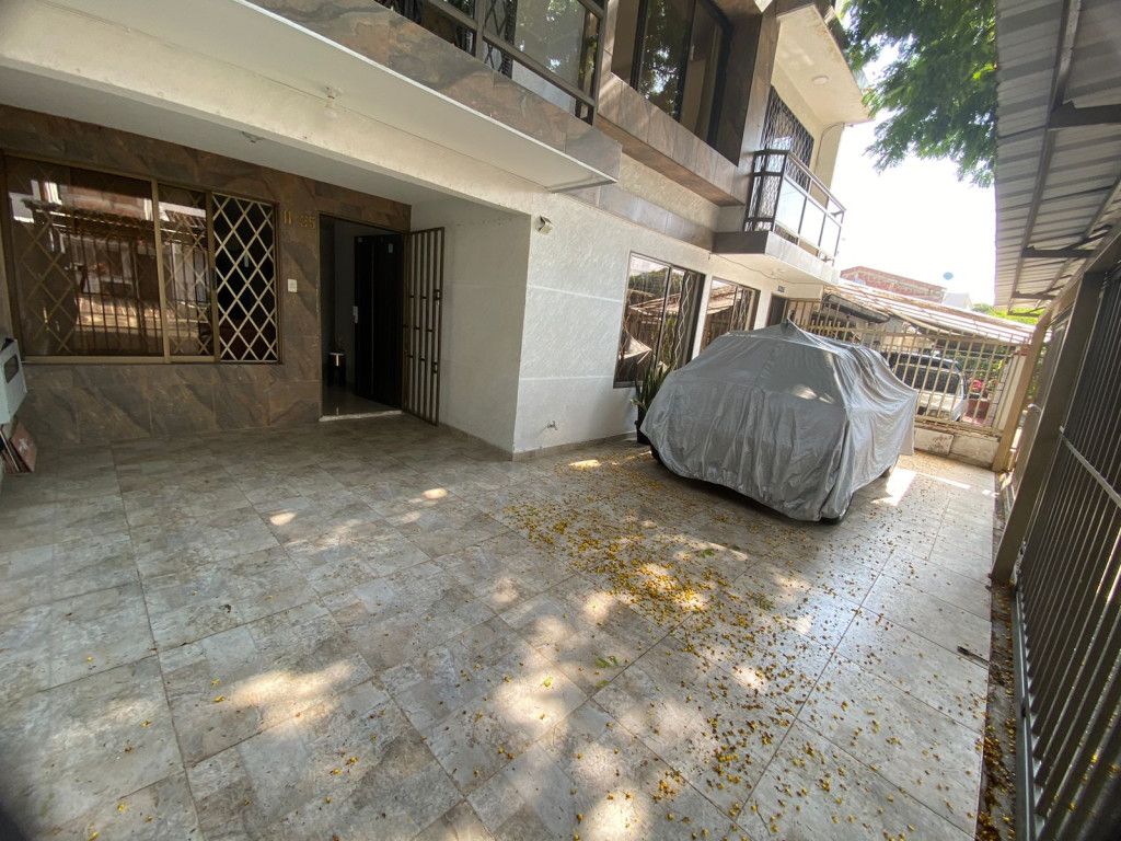 Casa en venta Valle Del Cauca Cali Alto Nápoles 389 m2 Habitaciones 11 Baños 7 Garajes 2 Precio $980000000