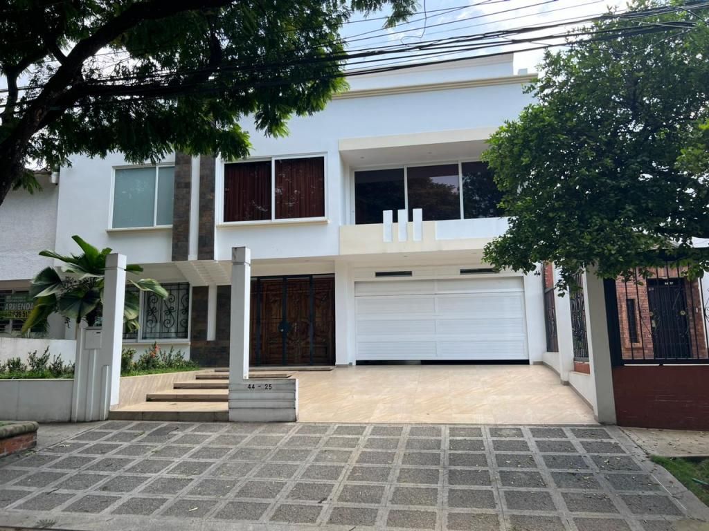 Casa en venta Valle Del Cauca Cali La Flora 690 m2 Habitaciones 5 Baños 5 Garajes 2 Precio $2600000000