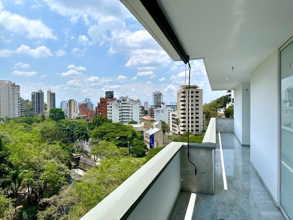 Apartamento en venta Valle Del Cauca Cali Santa Teresita 180 m2 Habitaciones 3 Baños 4 Garajes 2 Precio $725000000