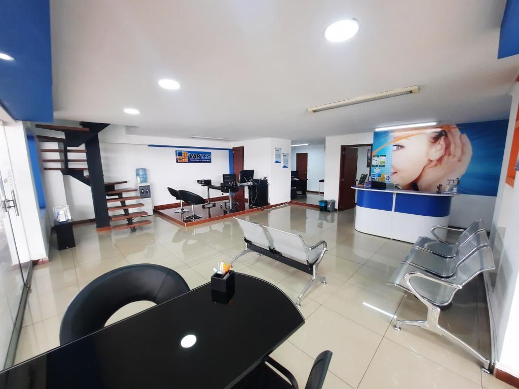 Local en venta Valle Del Cauca Cali Urbanización Ciudad Jardín 130 m2 Habitaciones 0 Baños 3 Garajes 0 Precio $860000000