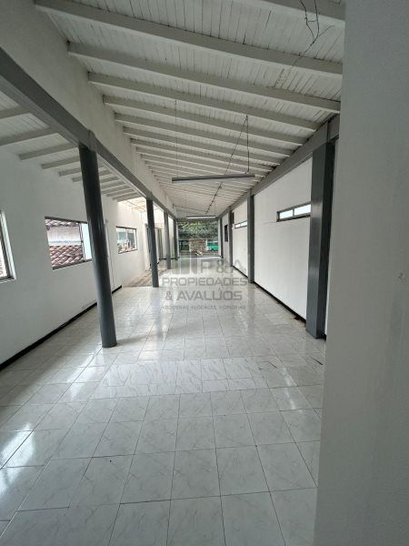Local en venta Antioquia Medellín Patio Bonito 480 m2 Habitaciones 0 Baños 5 Garajes 4 Precio $3800000000