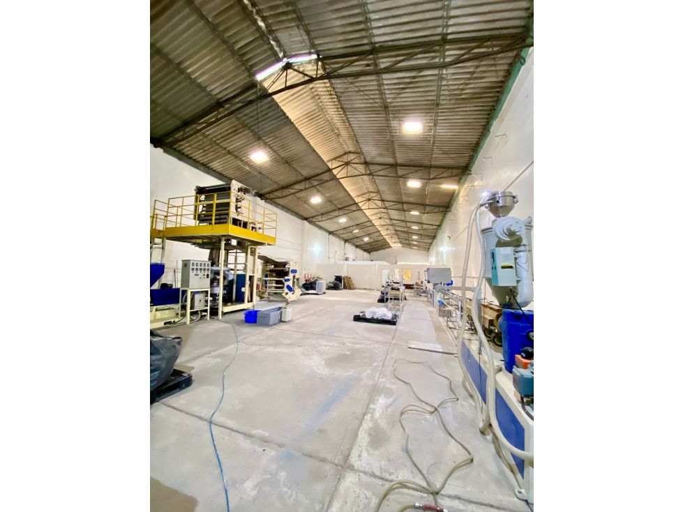 Bodega en venta Valle Del Cauca Cali Urbanización Colseguros 720 m2 Habitaciones 0 Baños 2 Garajes 3 Precio $1900000000