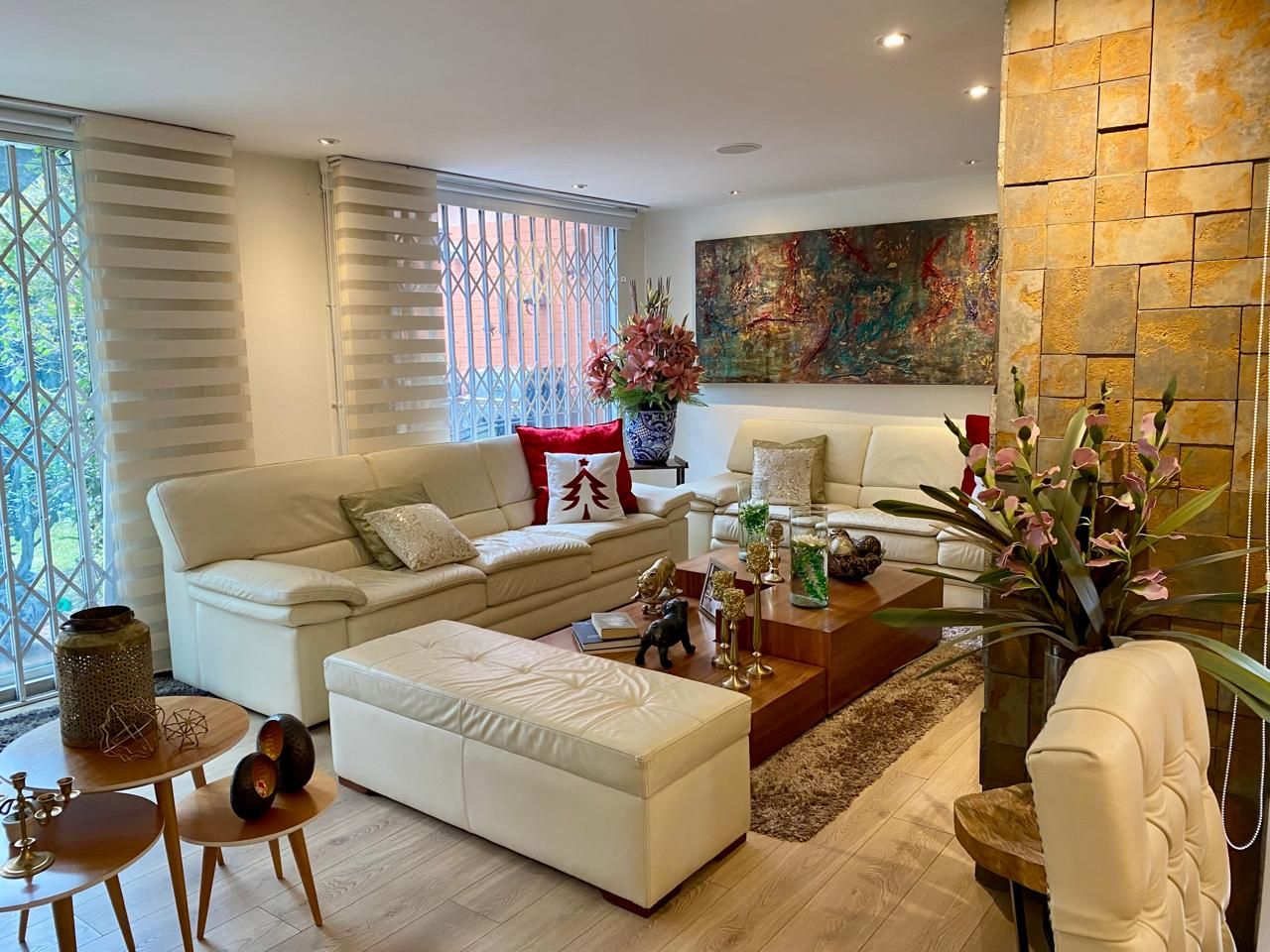 Casa en venta Cundinamarca Bogotá Belmira 260 m2 Habitaciones 5 Baños 6 Garajes 3 Precio $1280000000