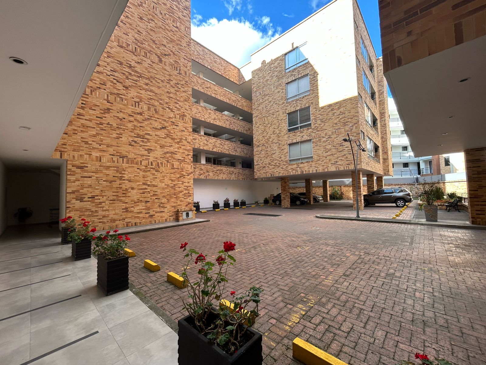 Apartamento en venta Cundinamarca Chía Cr Pinares 76 m2 Habitaciones 3 Baños 2 Garajes 2 Precio $450000000