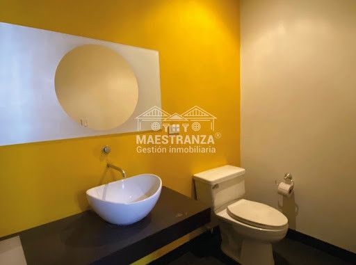 Oficina en arriendo Antioquia Medellín La Candelaria 212 m2 Habitaciones 0 Baños 4 Garajes 6 Precio $11000000