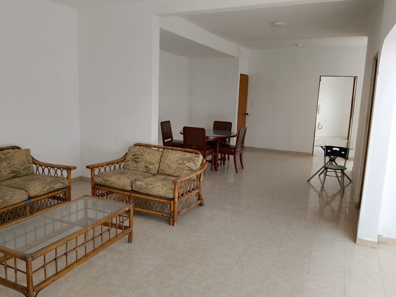 Apartamento en arriendo Valle Del Cauca Cali San Vicente 150 m2 Habitaciones 3 Baños 3 Garajes 0 Precio $1800000
