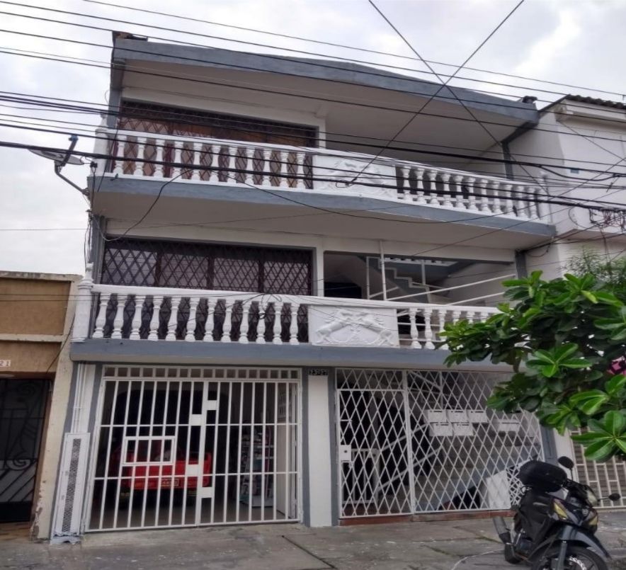Edificio en venta Valle Del Cauca Cali Bretaña 600 m2 Habitaciones 18 Baños 6 Garajes 1 Precio $650000000