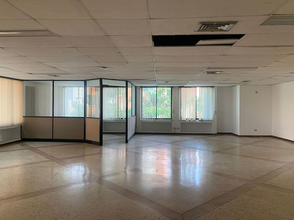 Oficina en arriendo Antioquia Medellín Alejandria 125 m2 Habitaciones 0 Baños 3 Garajes 2 Precio $7150000