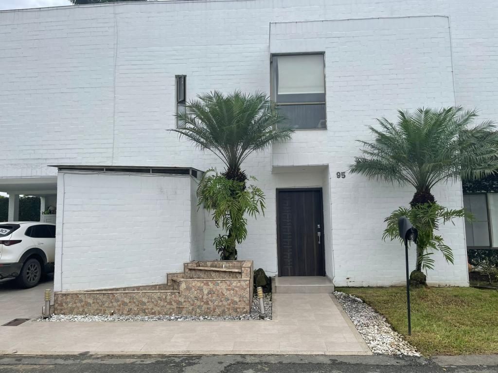 Casa Campestre en venta Valle Del Cauca Jamundí Juan De Ampudia 235 m2 Habitaciones 4 Baños 5 Garajes 2 Precio $1000000000