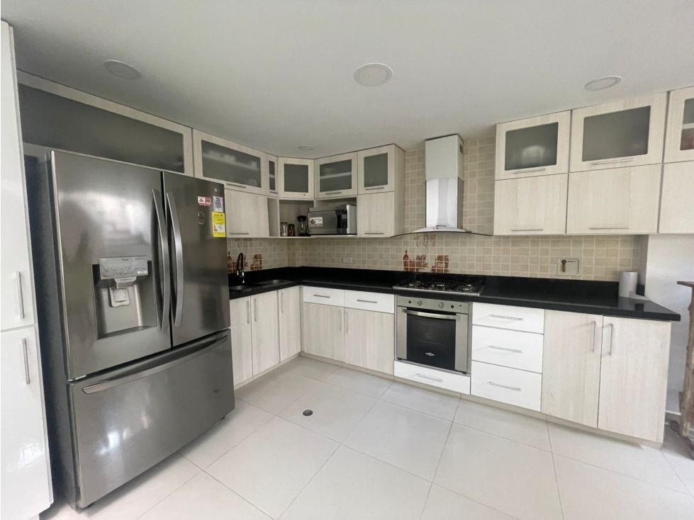 Casa en venta Antioquia La Estrella Bellavista 326 m2 Habitaciones 5 Baños 4 Garajes 2 Precio $1540000000