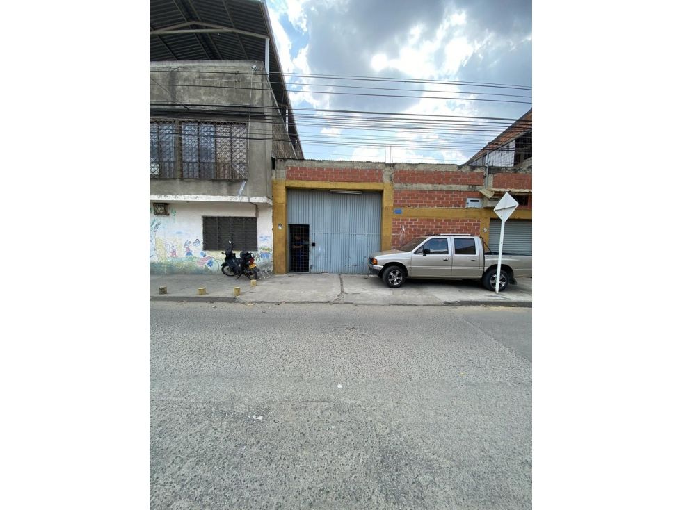 Bodega en venta Valle Del Cauca Cali La Floresta 165 m2 Habitaciones 0 Baños 2 Garajes 1 Precio $395000000