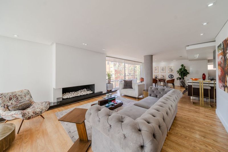 Apartamento en arriendo Cundinamarca Bogotá Los Rosales 200 m2 Habitaciones 3 Baños 3 Garajes 2 Precio $17000000