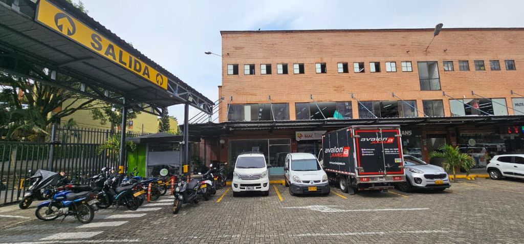 Local en venta Antioquia Itagüí Itagüí 58 m2 Habitaciones 0 Baños 0 Garajes 0 Precio $390000000