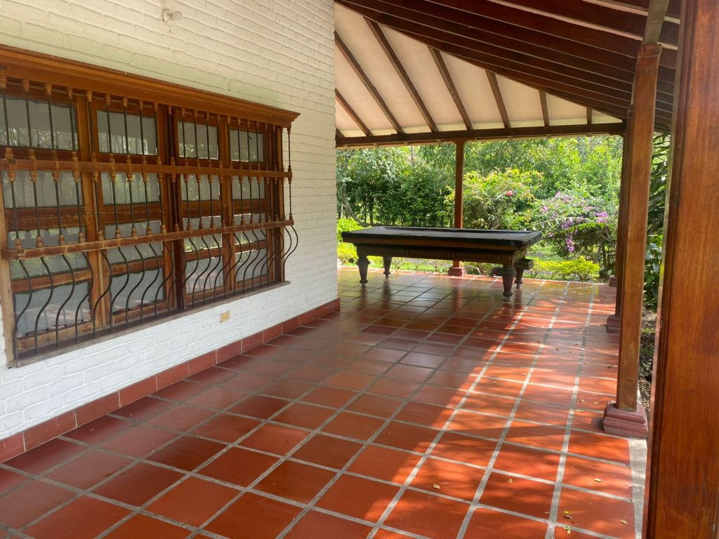 Finca en arriendo Valle Del Cauca El Cerrito El Cerrito 1000 m2 Habitaciones 4 Baños 4 Garajes 17 Precio $4000000