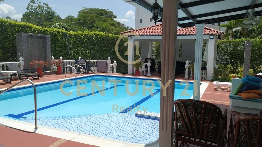 Casa en venta Tolima Melgar Melgar 300 m2 Habitaciones 4 Baños 5 Garajes 2 Precio $630000000
