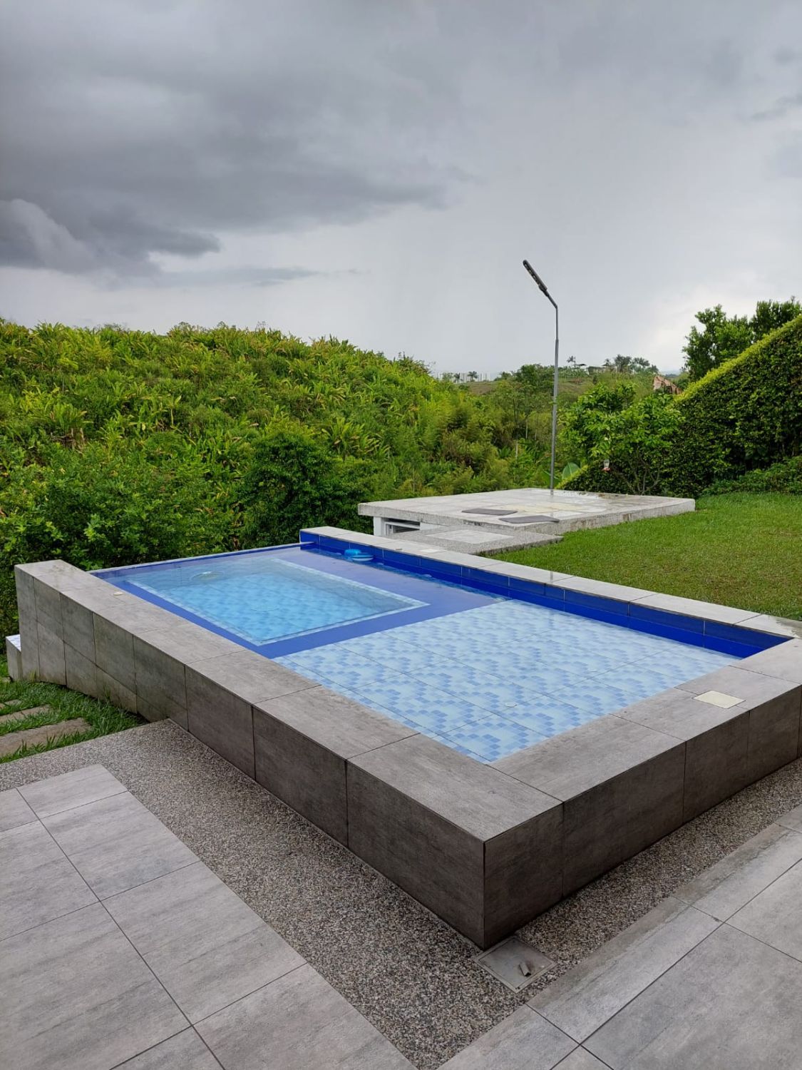 Casa en arriendo o venta Risaralda Pereira Br San Fernando 260 m2 Habitaciones 3 Baños 3 Garajes 4 Precio venta $1550000000 Precio arriendo $7900000